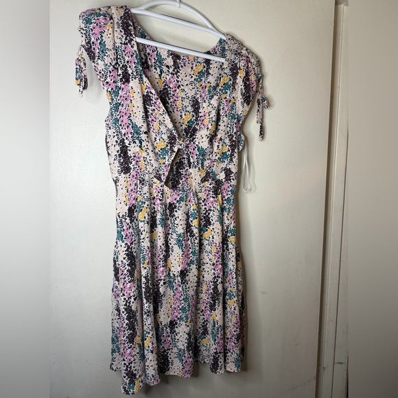 Free People Dresses & Skirts - Free People Miss Right Floral Mini Dress